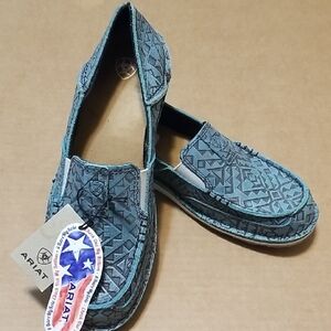 NWT Ariat Women's Geometric Blue Moccasins, 8.5M Great Design Slip On Aqua Blue